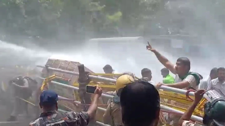 Massive Protest Outside Odisha Assembly Over Student’s Self‑Immolation